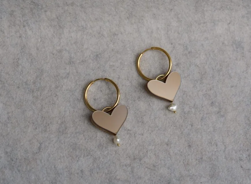 Butoni Hearts Rengaskorvakorut, Ruskea