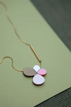 Butoni Sakura Kaulakoru