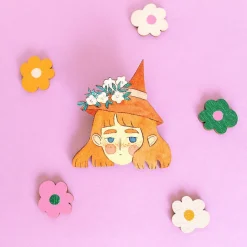 Mia Minerva Watercolor Witch Pinssi