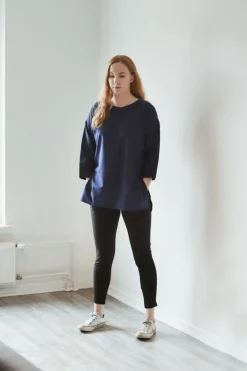 Riikka Housut, Musta