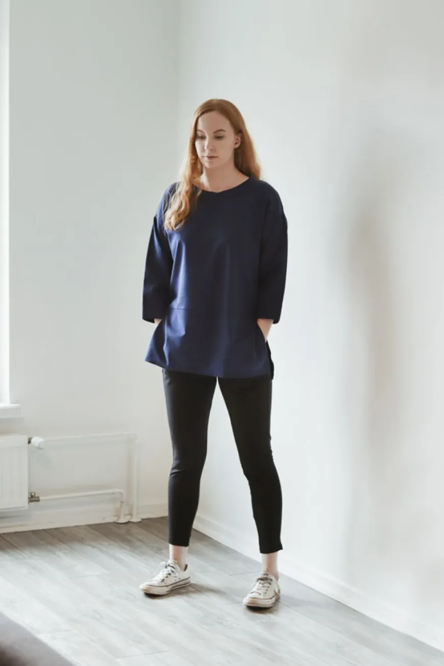 Riikka Housut, Musta