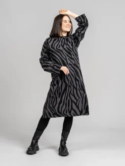 Riva Aallot Mekko